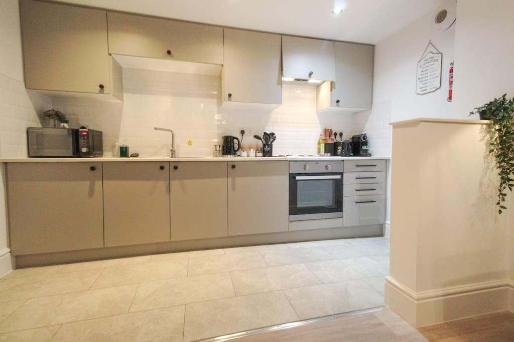 Spacious 1 Bed Apartment 1 Minute Walk From Square Nottingham Esterno foto
