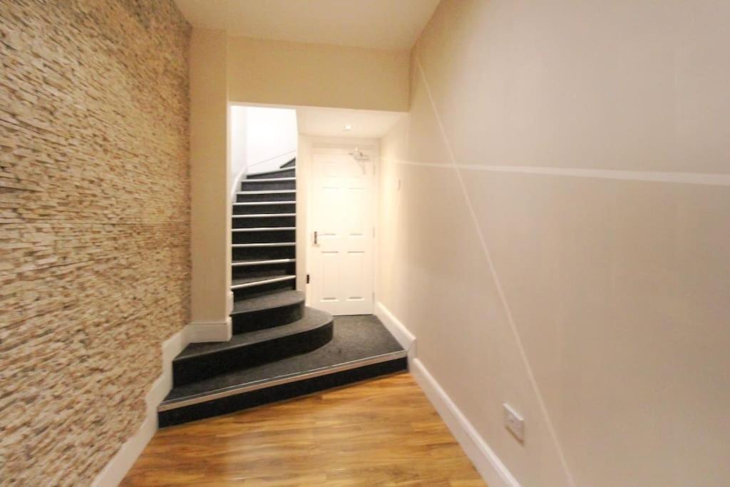 Spacious 1 Bed Apartment 1 Minute Walk From Square Nottingham Esterno foto